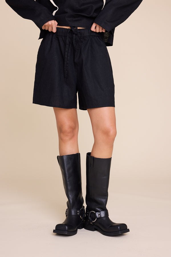 Line Of Oslo Boy Friend Linen Shorts  Black 097