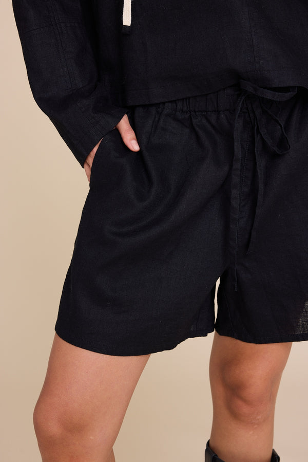 Line Of Oslo Boy Friend Linen Shorts  Black 097