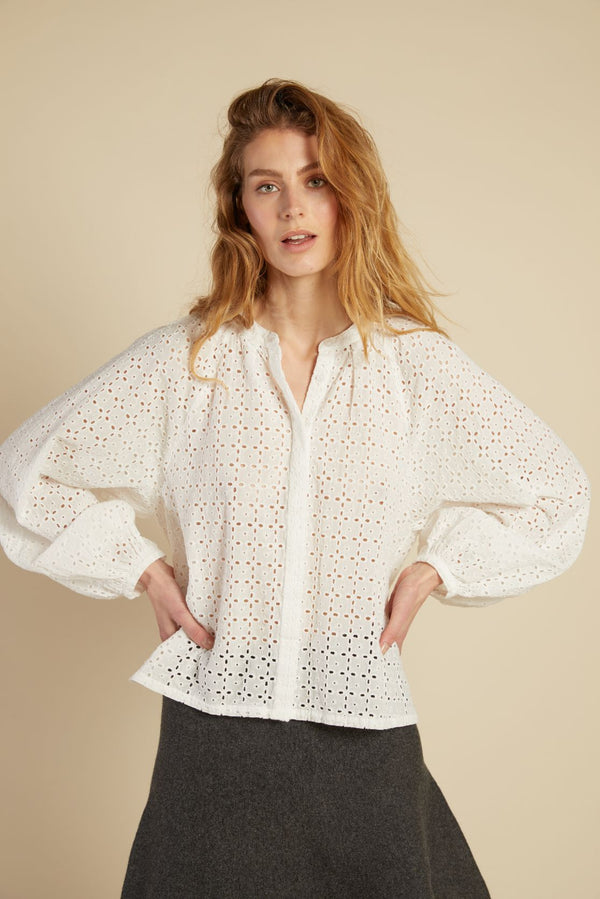 Line Of Oslo Ella Lace Blouse Blouse White 001