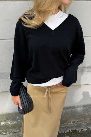 Line Of Oslo Kamilla AW26 Genser  Black 097