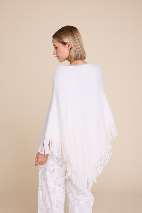 Line Of Oslo Knitted Poncho Poncho Creme 091