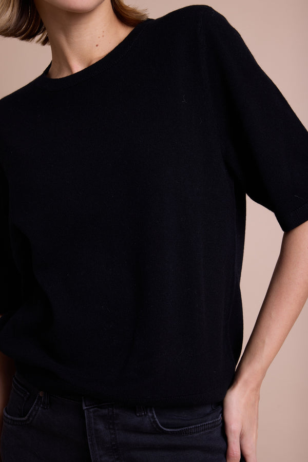 Line Of Oslo Monroe Longer Arm Topp  Black 097
