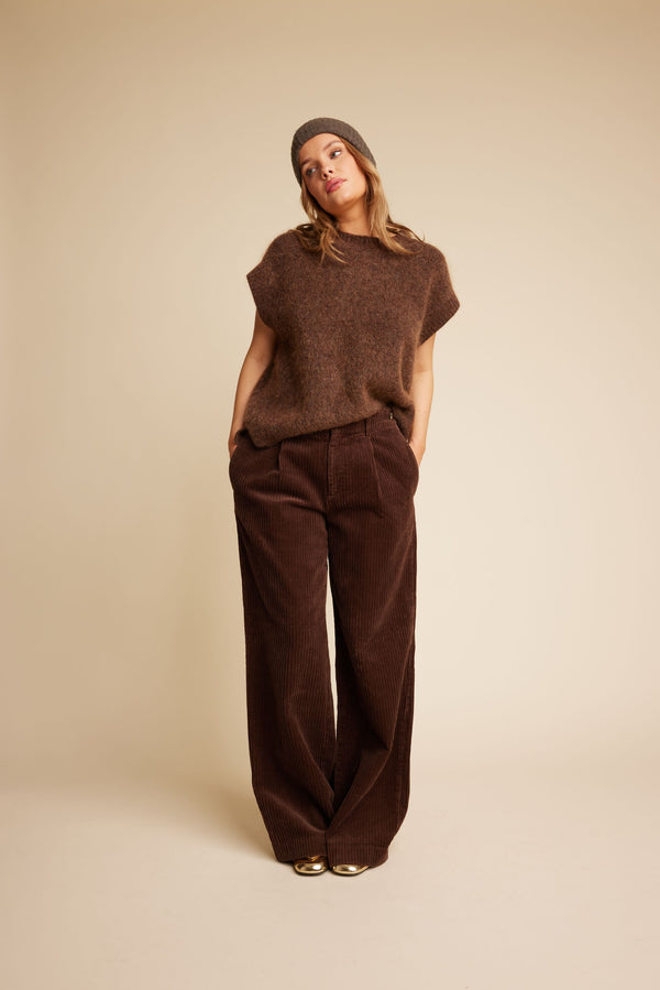 Line Of Oslo Moon Cord 24 Trousers Trouser Brown 063