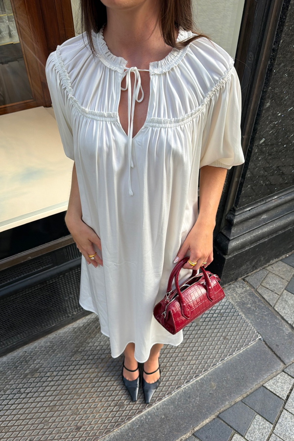Line Of Oslo Sammy Dress Dress Creme 091
