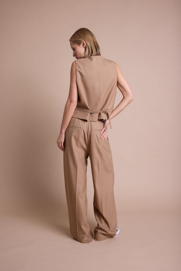 Line Of Oslo West Solid Vest Camel 061